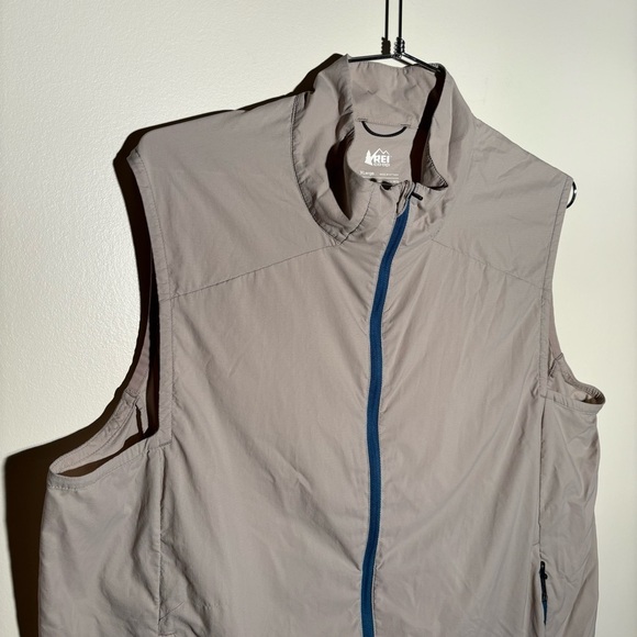 REI Co-Op Lightweight Reflective Vest - Picture 10 of 10